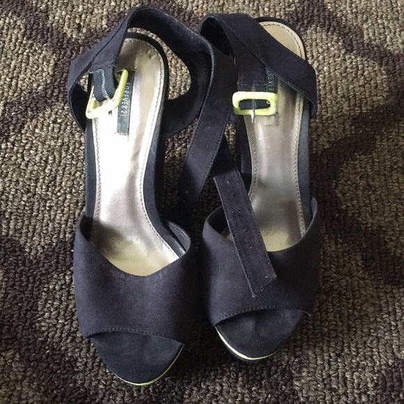 F21 Wedge Heels - Picture 3 of 3